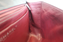 Load image into Gallery viewer, CHANEL Medium Matelasse single flap chain shoulder bag Lambskin Black/Silver hadware Shoulder bag 700090027