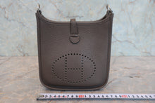 将图片加载到图库查看器,HERMES EVELYNE TPM Clemence leather Etain A刻印 Shoulder bag 800070134