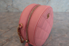 Load image into Gallery viewer, CHANEL Matelasse round chain shoulder bag Lambskin Pink/Gold hadware Shoulder bag 700090023