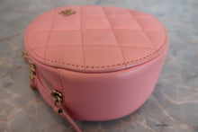 Load image into Gallery viewer, CHANEL Matelasse round chain shoulder bag Lambskin Pink/Gold hadware Shoulder bag 700090023