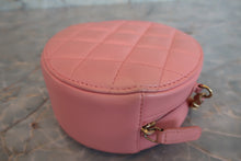 Load image into Gallery viewer, CHANEL Matelasse round chain shoulder bag Lambskin Pink/Gold hadware Shoulder bag 700090023