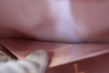 Load image into Gallery viewer, CHANEL Matelasse round chain shoulder bag Lambskin Pink/Gold hadware Shoulder bag 700090023