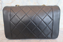 Load image into Gallery viewer, CHANEL  Diana matelasse chain shoulder bag Lambskin Black/Gold hadware Shoulder bag 700090028