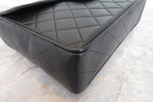 Load image into Gallery viewer, CHANEL Medium Matelasse single flap chain shoulder bag Lambskin Black/Gold hadware Shoulder bag 700080168