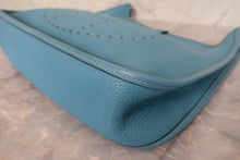 Load image into Gallery viewer, HERMES EVELYNE1 GM Clemence leather Blue jean □I Engraving Shoulder bag 700120209