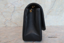 Load image into Gallery viewer, CHANEL  Diana matelasse chain shoulder bag Lambskin Black/Gold hadware Shoulder bag 700090028