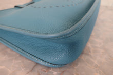 Load image into Gallery viewer, HERMES EVELYNE1 GM Clemence leather Blue jean □I Engraving Shoulder bag 700120209