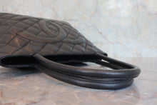 Load image into Gallery viewer, CHANEL Medallion Tote Caviar skin Black/Silver hadware Tote bag 800090071