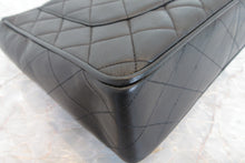 Load image into Gallery viewer, CHANEL Medium Matelasse single flap chain shoulder bag Lambskin Black/Gold hadware Shoulder bag 700080168