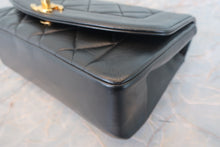 Load image into Gallery viewer, CHANEL  Diana matelasse chain shoulder bag Lambskin Black/Gold hadware Shoulder bag 700090028