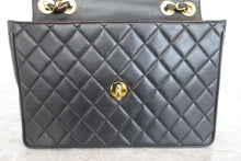 Load image into Gallery viewer, CHANEL Medium Matelasse single flap chain shoulder bag Lambskin Black/Gold hadware Shoulder bag 700080168