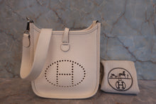 Load image into Gallery viewer, HERMES EVELYNE TPM Clemence leather Nata Z Engraving Shoulder bag 800020067