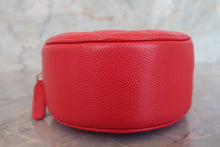 Load image into Gallery viewer, CHANEL Matelasse round chain shoulder bag Caviar skin Red/Gold hadware Shoulder bag 700090026