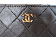 Load image into Gallery viewer, CHANEL Matelasse chain shoulder bag Lambskin Black/Gold hadware Shoulder bag 800080243