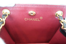 Load image into Gallery viewer, CHANEL Matelasse chain shoulder bag Lambskin Black/Gold hadware Shoulder bag 800080243