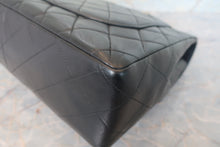 Load image into Gallery viewer, CHANEL Medium Matelasse single flap chain shoulder bag Lambskin Black/Gold hadware Shoulder bag 700120199