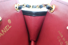 Load image into Gallery viewer, CHANEL Matelasse chain shoulder bag Lambskin Black/Gold hadware Shoulder bag 800080243