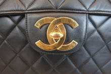 Load image into Gallery viewer, CHANEL Medium Matelasse single flap chain shoulder bag Lambskin Black/Gold hadware Shoulder bag 700120199
