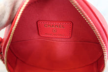 Load image into Gallery viewer, CHANEL Matelasse round chain shoulder bag Caviar skin Red/Gold hadware Shoulder bag 700090026