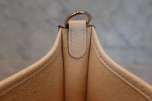 画像をギャラリービューアに読み込む, HERMES/エルメス エブリンTPM トリヨンクレマンス ナタ Z刻印 ショルダーバッグ 800020067