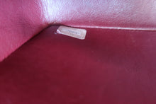 Load image into Gallery viewer, CHANEL Medium Matelasse single flap chain shoulder bag Lambskin Black/Gold hadware Shoulder bag 700120199