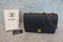 Load image into Gallery viewer, CHANEL Diana matelasse chain shoulder bag Lambskin Black/Gold hadware Shoulder bag 800030093