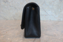 Load image into Gallery viewer, CHANEL Diana matelasse chain shoulder bag Lambskin Black/Gold hadware Shoulder bag 800030093
