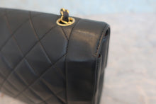 Load image into Gallery viewer, CHANEL Diana matelasse chain shoulder bag Lambskin Black/Gold hadware Shoulder bag 800030093