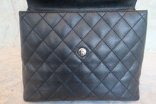 Load image into Gallery viewer, CHANEL Matelasse trapezoid hand bag Caviar skin Black/Silver hadware Hand bag 700120159