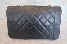 将图片加载到图库查看器,CHANEL/香奈儿 戴妃 CF 链条包 羊皮 Black/Gold hadware(黑色/金色金属) 肩背包 800030078