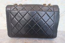 Load image into Gallery viewer, CHANEL Matelasse chain shoulder bag Lambskin Black/Gold hadware Shoulder bag 700120213