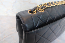 Load image into Gallery viewer, CHANEL Matelasse chain shoulder bag Lambskin Black/Gold hadware Shoulder bag 700120213