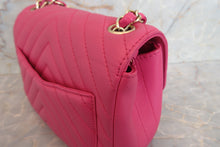 Load image into Gallery viewer, CHANEL  V-Stitch chain shoulder bag Lambskin Pink/Gold hadware Shoulder bag 700050123