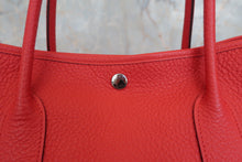 Load image into Gallery viewer, HERMES GARDEN PARTY PM Country leather Rouge casaque X Engraving Tote bag 800040141