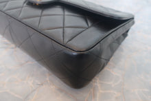 Load image into Gallery viewer, CHANEL Matelasse chain shoulder bag Lambskin Black/Gold hadware Shoulder bag 700120213