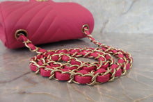 Load image into Gallery viewer, CHANEL  V-Stitch chain shoulder bag Lambskin Pink/Gold hadware Shoulder bag 700050123
