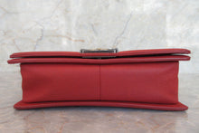 画像をギャラリービューアに読み込む, CHANEL/シャネル ボーイシャネルチェーンショルダーバッグ ソフトキャビアスキン レッド/シルバー金具 ショルダーバッグ 700070069