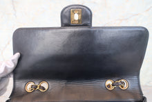 Load image into Gallery viewer, CHANEL Matelasse chain shoulder bag Lambskin Black/Gold hadware Shoulder bag 700120213