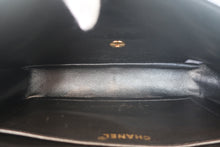 Load image into Gallery viewer, CHANEL Matelasse chain shoulder bag Lambskin Black/Gold hadware Shoulder bag 700120213