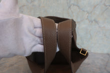 画像をギャラリービューアに読み込む, HERMES/エルメス ピコタンロックMM トリヨンクレマンス エトゥープ Y刻印 ハンドバッグ 800040003