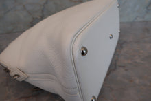 Load image into Gallery viewer, HERMES BOLIDE 35 Clemence leather White □J Engraving Hand bag 700100052
