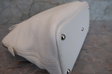 Load image into Gallery viewer, HERMES BOLIDE 35 Clemence leather White □J Engraving Hand bag 700100052