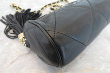 Load image into Gallery viewer, CHANEL CC mark fringe chain shoulder bag Lambskin Black/Gold hadware Shoulder bag 700070076