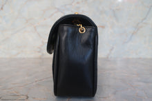 Load image into Gallery viewer, CHANEL Matelasse chain shoulder bag Lambskin Black/Gold hadware Shoulder bag 700120217