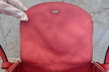 Load image into Gallery viewer, HERMES LINDY 26 Evercolor leather Rose azalee  A Engraving Shoulder bag 700070096