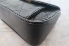 Load image into Gallery viewer, CHANEL Matelasse chain shoulder bag Lambskin Black/Gold hadware Shoulder bag 700120217