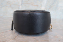 Load image into Gallery viewer, CHANEL Matelasse round chain shoulder bag Lambskin Black/Gold hadware Shoulder bag 700060266