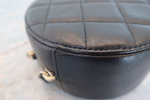 Load image into Gallery viewer, CHANEL Matelasse round chain shoulder bag Lambskin Black/Gold hadware Shoulder bag 700060266