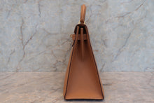 Load image into Gallery viewer, HERMES KELLY 32 Graine Couchevel leather Natural 〇Y Engraving Shoulder bag 700090013