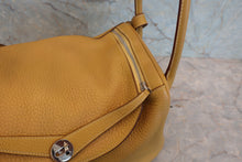将图片加载到图库查看器,HERMES LINDY 34 Clemence leather Curry □L刻印 Shoulder bag 800070157